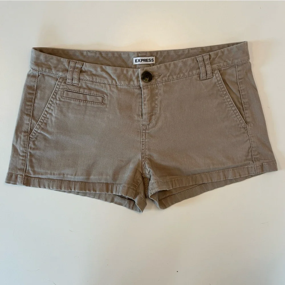 EXPRESS Khaki Shorts - Picture 1 of 5